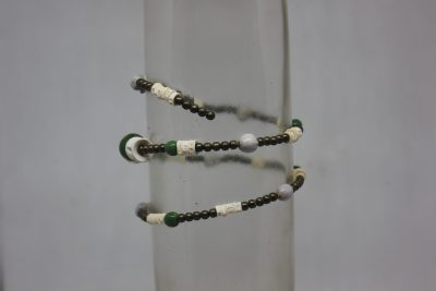 LÁGRIMAS DE SAN PEDRO, VERTEBRAS, CRISTAL VERDE Y LATÓN