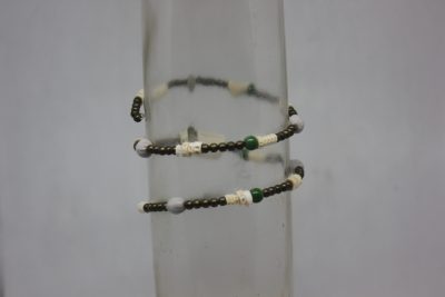 LÁGRIMAS DE SAN PEDRO, VERTEBRAS, CRISTAL VERDE Y LATÓN