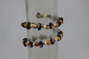 OJO NEGRO, AÇAÍ, VERTEBRAS Y MADERA
