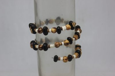 OJO NEGRO, AÇAÍ, VERTEBRAS Y MADERA