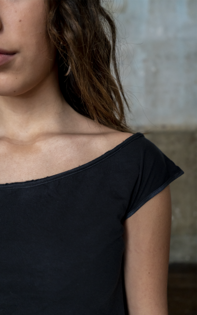 T-SHIRT TOP NOIRE - Imagen 3